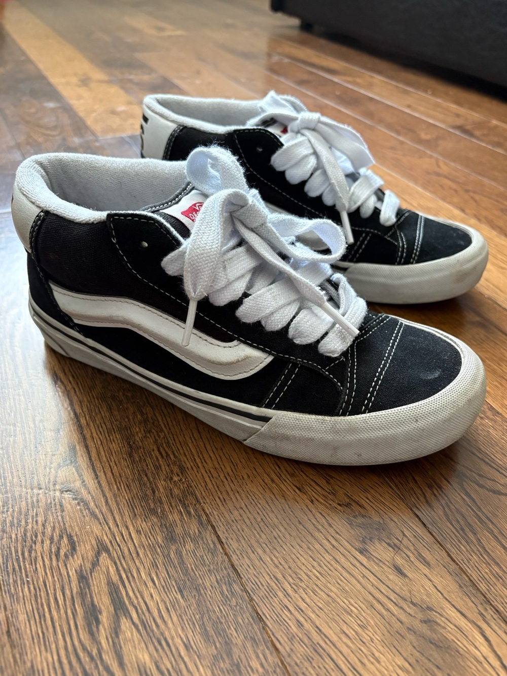 Vans Knu Skool Skate Shoe - Black / True White Unisex Mens 5.5/ Wmns 7